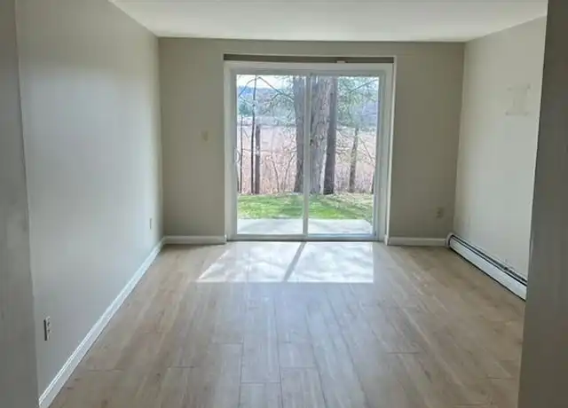 Property at 95 E Broadway #15, Derry, NH, 03038, 2 beds, 1 bath, [object Object]