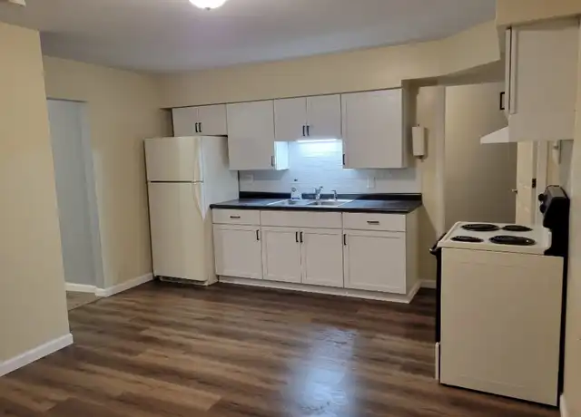 Property at 707 Davis St, Dubuque, IA, 52001, 3 beds, 1 bath, [object Object]