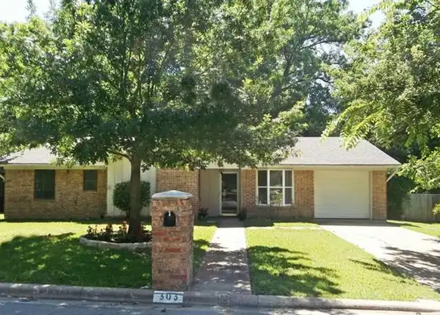 Property at 303 Case St, Weatherford, TX, 76086, 3 beds, 2 baths, [object Object]
