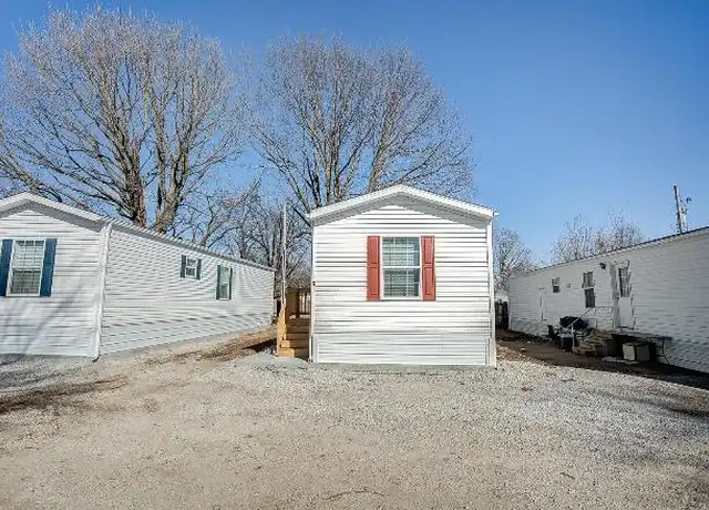 Property at 205 N North St, Raymond, IL, 62560, 2 beds, 1 bath, [object Object]