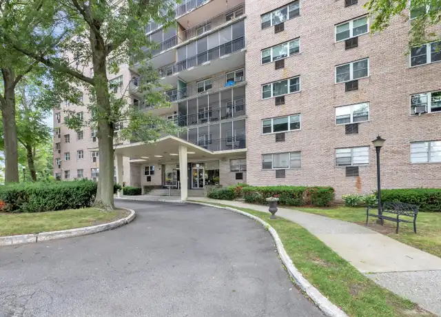 Property at 25 Cartright St Unit 5D, Bridgeport, CT, 06604, 3 beds, 2 baths, [object Object]