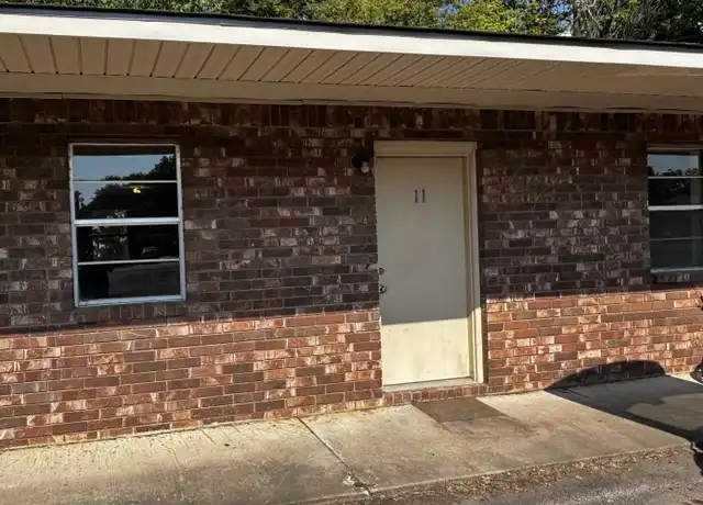 Property at 915 N Harmony Rd, Clarksville, AR, 72830, 2 beds, 1 bath, [object Object]