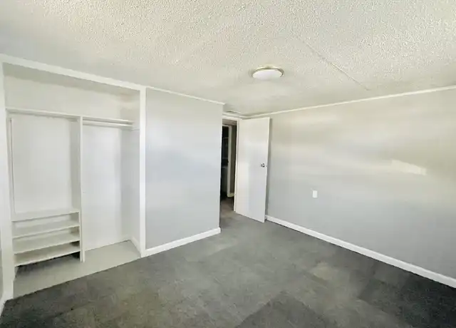 Property at 220 Saint John Dr, East Saint Louis, IL, 62206, 3 beds, 1 bath, [object Object]