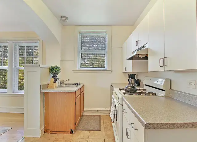 Photo of 4854 Elm St, Skokie, IL 60077