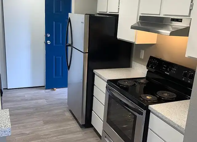 Property at Burien Manor Apartments - 11822 1st Ave S, Seattle, WA, 98168, 2 beds, 1 bath, [object Object]