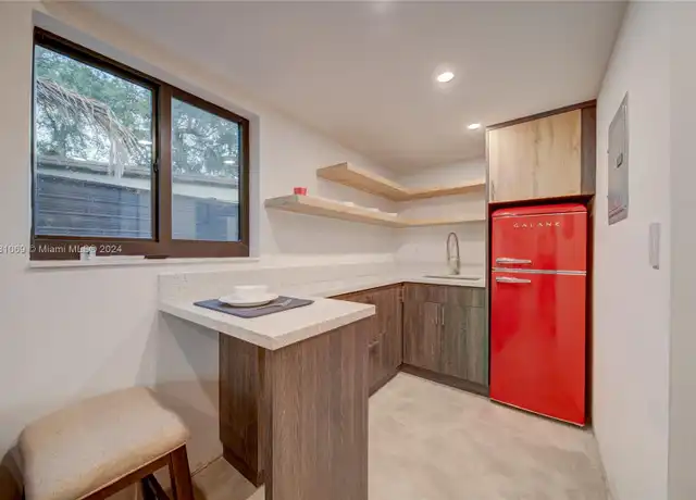 Property at 6631 Tamiami Canal Rd, Miami, FL, 33126, 1 bed, 1 bath, [object Object]