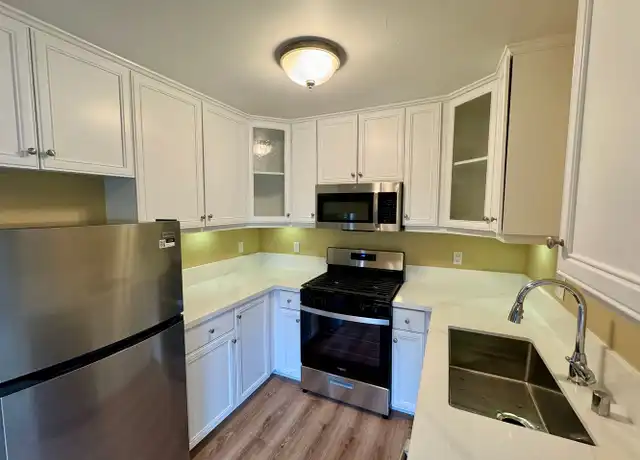 Property at 155 Avenida Descanso #102, Oceanside, CA, 92057, 2 beds, 1 bath, [object Object]