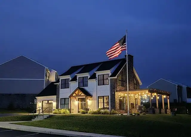 Photo of 110 Summit Dr, Lancaster, PA 17603