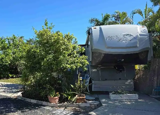 Property at 16900 S Tamiami Trl Unit 18a, Fort Myers, FL, 33908, 2 beds, 1 bath, [object Object]