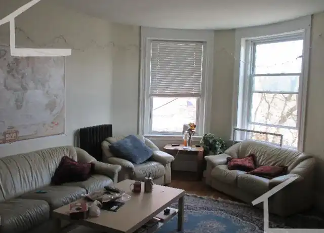 Property at 1233R Beacon St, Brookline, MA, 02446, 4 beds, 1 bath, [object Object]