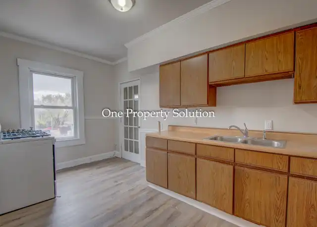 Property at 3550 Washington St Unit B4, Gary, IN, 46408, 1 bed, 1 bath, [object Object]