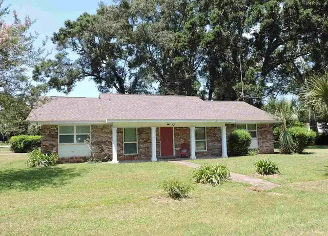 Property at 1020 Sagebrush Trl, Pensacola, FL, 32534, 4 beds, 2 baths, [object Object]