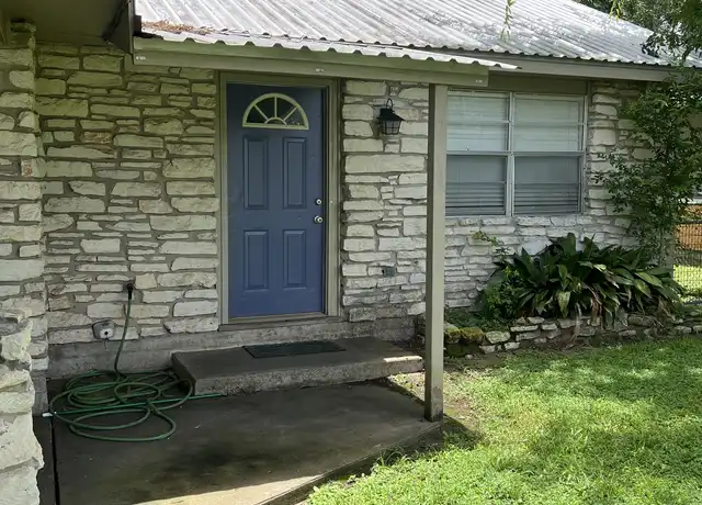 Property at 417 North St, Columbus, TX, 78934, 2 beds, 1 bath, [object Object]