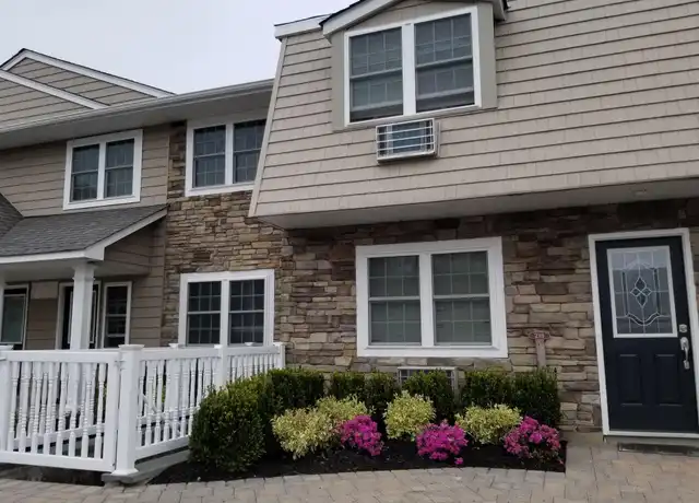 Property at 544 Terrace Rd Unit T15544, Bayport, NY, 11705, 1 bed, 1 bath, [object Object]