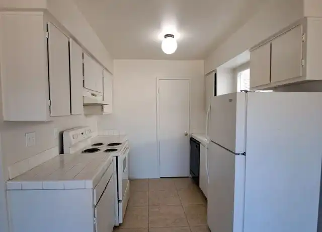 Property at 3037 W Pontiac Way Unit 104, Fresno, CA, 93722, 2 beds, 2 baths, [object Object]