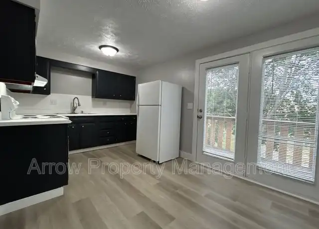 Property at 218 Park Ave Unit 5, Maryville, MO, 64468, 2 beds, 1 bath, [object Object]
