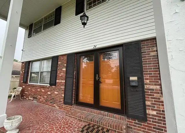 Property at 24 Bohnert Dr, Hampton, VA, 23666, 4 beds, 2.5 baths, [object Object]