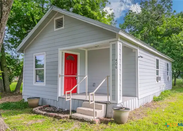Property at 406 W Tyson Ave, Cameron, TX, 76520, 2 beds, 1 bath, [object Object]