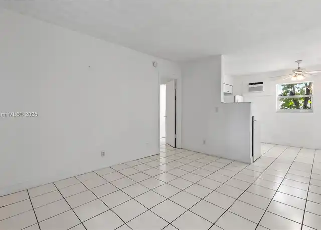 Property at 400 SE 31st St Unit 3, Fort Lauderdale, FL, 33316, 1 bed, 1 bath, [object Object]