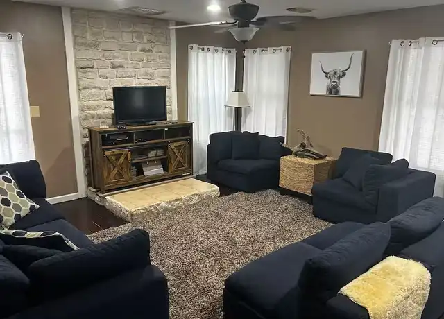 Property at 5511 Ridge Rd, Navasota, TX, 77868, 1 bed, 1 bath, [object Object]