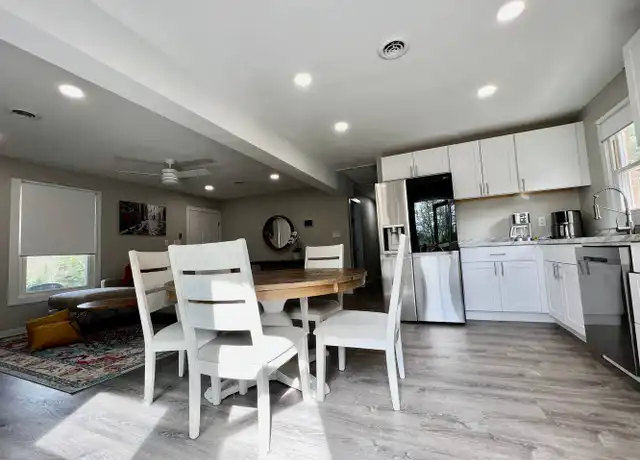 Property at 21270 McCann Rd, Damascus, VA, 24236, 4 beds, 2 baths, [object Object]