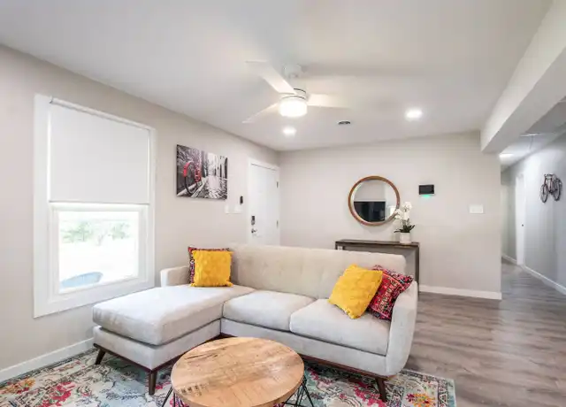 Property at 21270 McCann Rd, Damascus, VA, 24236, 4 beds, 2 baths, [object Object]