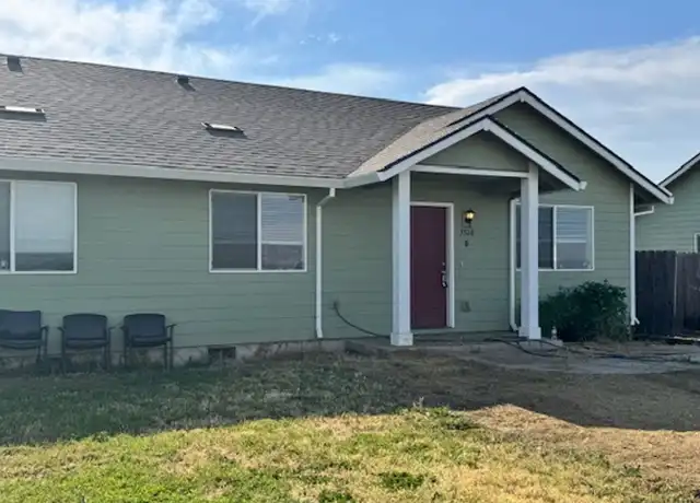 Property at 3528 Britt Ave Unit B, Medford, OR, 97501, 2 beds, 1 bath, [object Object]