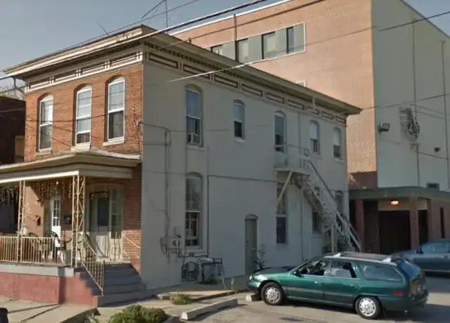 Property at 8 N Cherry Ave, Freeport, IL, 61032, 2 beds, 1 bath, [object Object]