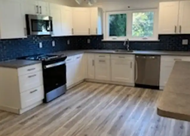 Property at 432 Pepper St, Monroe, CT, 06468, 3 beds, 1 bath, [object Object]