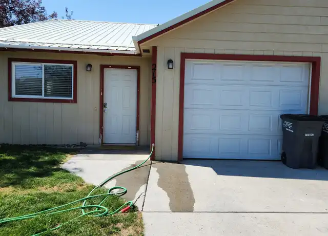 Property at 215 K St NE, Ephrata, WA, 98823, 3 beds, 2 baths, [object Object]