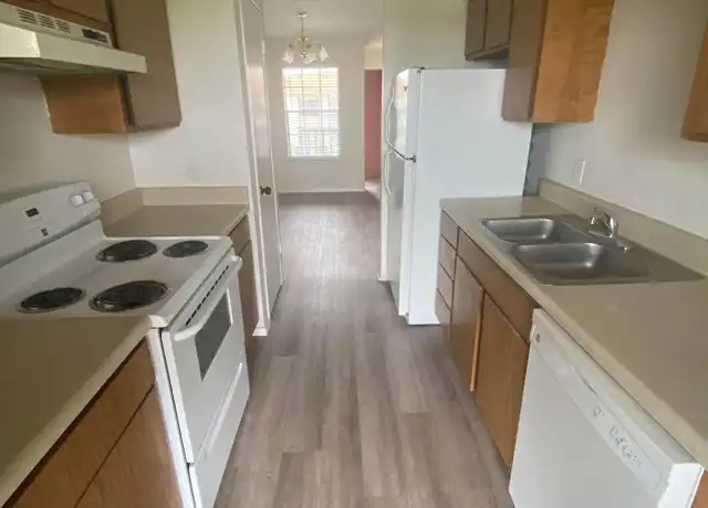 Property at 119 Circle Ct Unit 121, Pleasanton, TX, 78064, 2 beds, 2 baths, [object Object]
