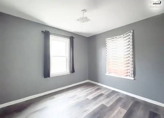 Property at 642 Mifflin Ave, Lansing, MI, 48912, 2 beds, 1 bath, [object Object]