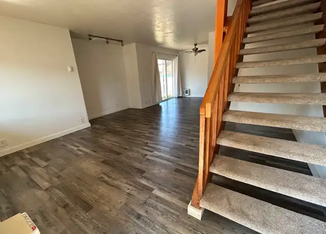 Property at 658 Oakdale Ave Unit 660, Springfield, OR, 97477, 3 beds, 1.5 baths, [object Object]