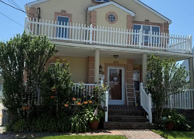 Property at 1125 Langdon St, Franklin Square, NY, 11010, 3 beds, 1 bath, [object Object]
