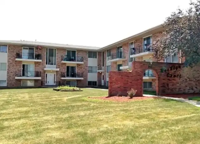 Property at Rocklyn Court Apartments - 2401 Rocklyn Dr, Urbandale, IA, 50322, 2 beds, 1.5 baths, [object Object]