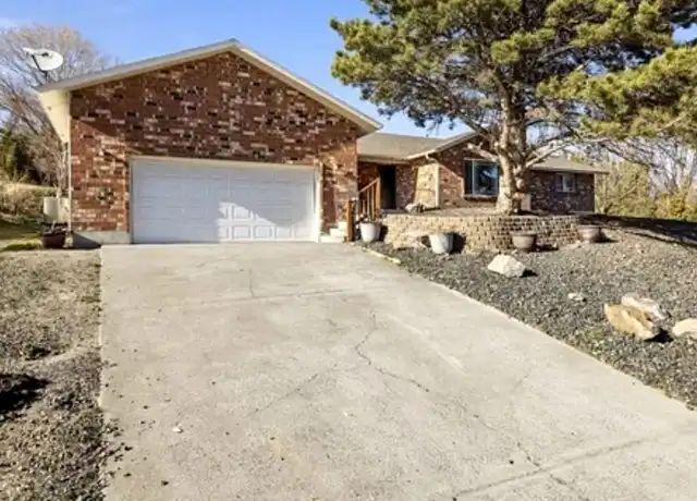 Property at 4202 Maple Ln, West Richland, WA, 99353, 3 beds, 3 baths, [object Object]