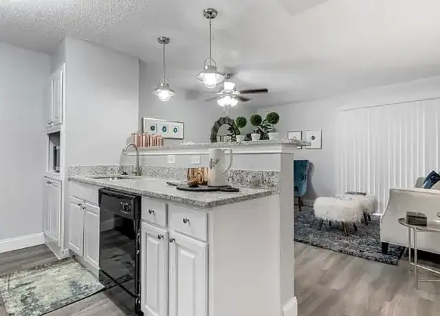 Photo of 2300 Misty Ridge Cir, Arlington, TX 76011