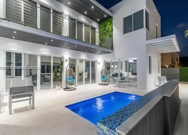 Property at 6767 NW 103rd Pl, Doral, FL, 33178, 4 beds, 5 baths, [object Object]
