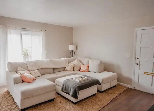 Property at Megan Court Apartments - 340 Moss St, Chula Vista, CA, 91911, 2 beds, 1 bath, [object Object]