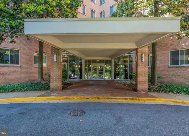 Property at 3000 Spout Run Pkwy Unit B109, Arlington, VA, 22201, 1 bed, 1 bath, [object Object]