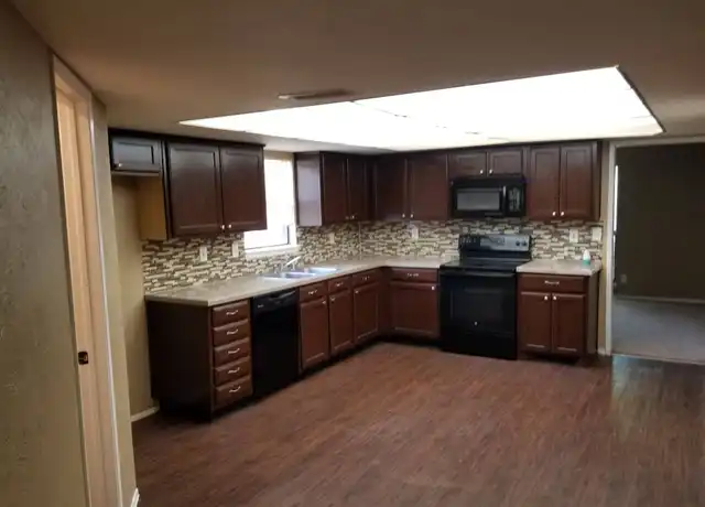 Property at 801 Wood Gln, Desoto, TX, 75115, 4 beds, 2 baths, [object Object]