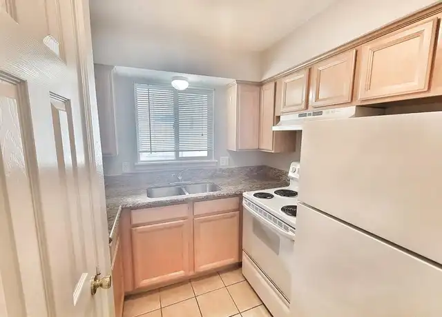Property at 1522 Yale St Unit 18, Houston, TX, 77008, 1 bed, 1 bath, [object Object]