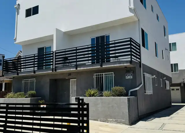 Property at 2 E 29th St, Los Angeles, CA, 90011, 4 beds, 4 baths, [object Object]