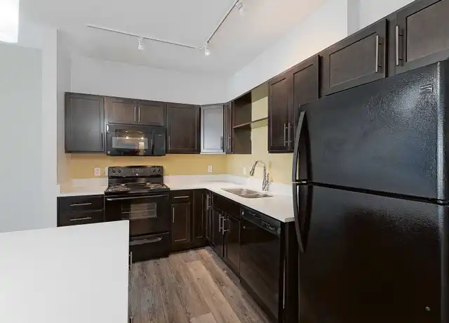 Property at 116 W Mishawaka Ave Unit 206, Mishawaka, IN, 46545, 1 bed, 1 bath, [object Object]
