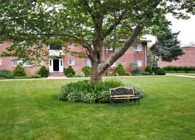 Property at 7 Wildwood Gdns Unit C1, Port Washington, NY, 11050, 1 bed, 1 bath, [object Object]