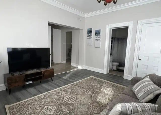 Property at 106 W 14th St Unit 5, Davenport, IA, 52803, 1 bed, 1 bath, [object Object]