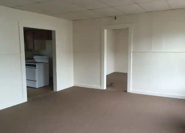 Property at 11 Park St Apt 3, Springfield, VT, 05156, 2 beds, 1 bath, [object Object]