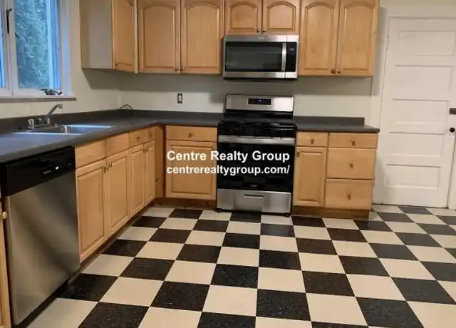 Property at 196 Robbins St, Waltham, MA, 02453, 3 beds, 1 bath, [object Object]