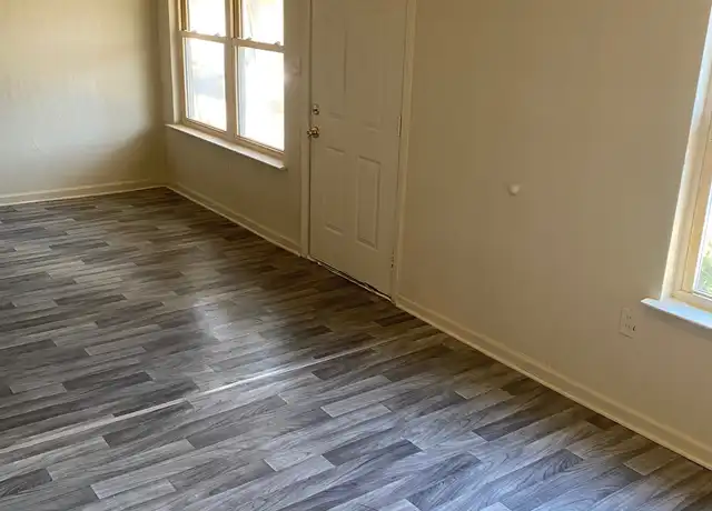 Property at 135 Broad St Unit B, Franklin, VA, 23851, 2 beds, 1 bath, [object Object]