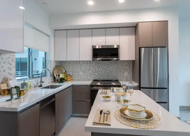 Property at Kingsley Park Apartments - 750 S Kingsley Dr, Los Angeles, CA, 90005, 0 beds, 1 bath, [object Object]